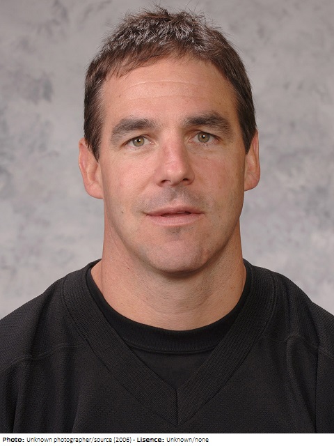 John LeClair '91 Inducted Into Philadelphia Flyers Hall of Fame -  University of Vermont Athletics